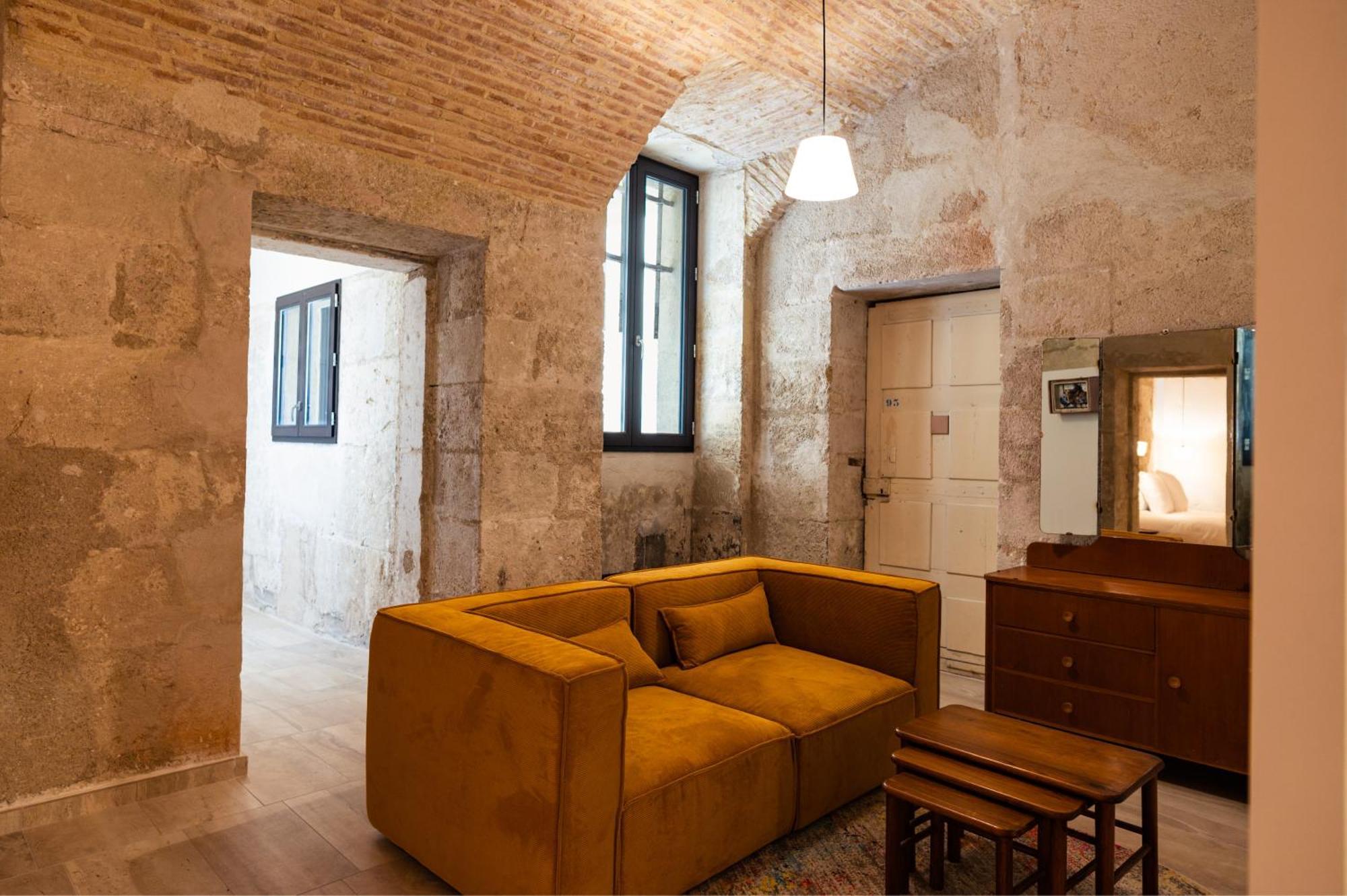 Hotel La Prison Beziers Bagian luar foto